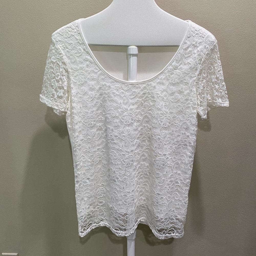 Women’s short sleeve lace top